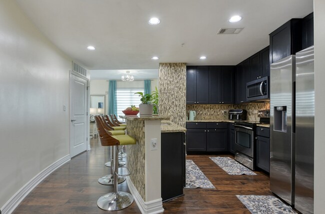 Photo - 215 Center St Unidad 108.5