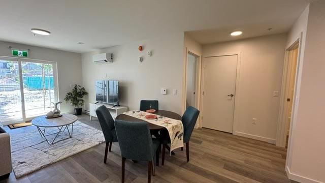 Photo - 250 Burnell St