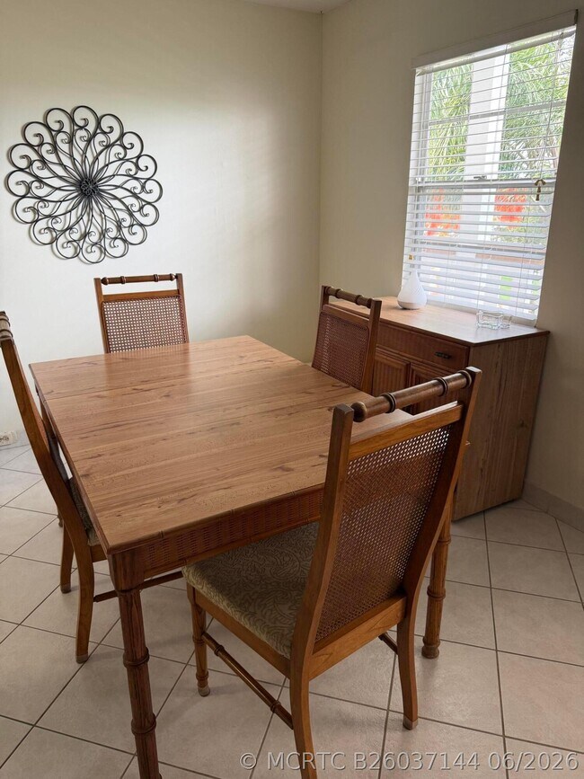 Photo - 3037 Cornwall Dr
