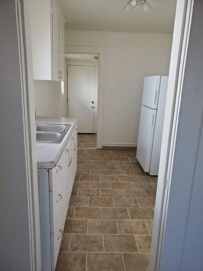 Photo - 1 Bedroom, 1 Bathroom Home - Mills Addition