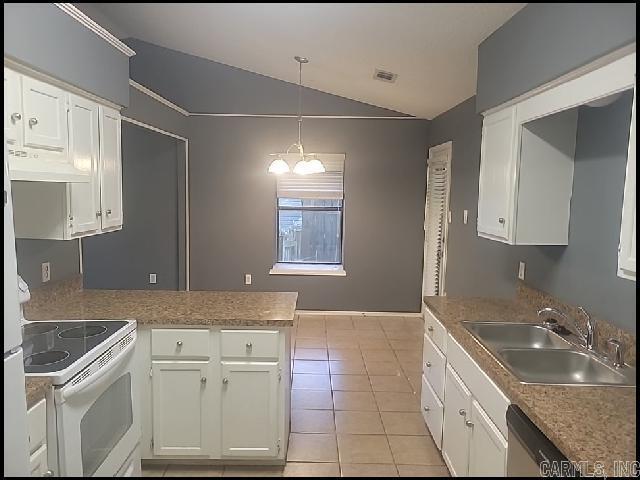 Photo - 1702 Calgary Trail