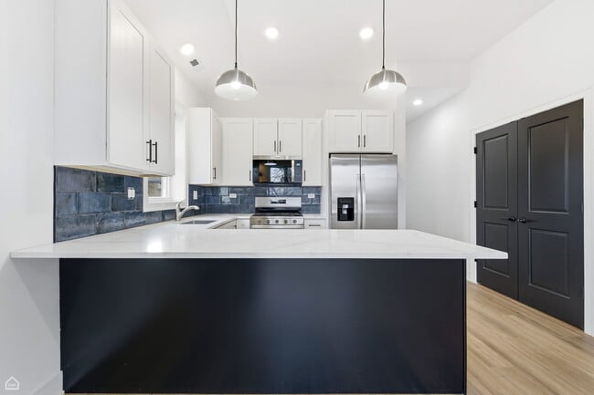 Photo - 861 E 63rd Pl Unit 1