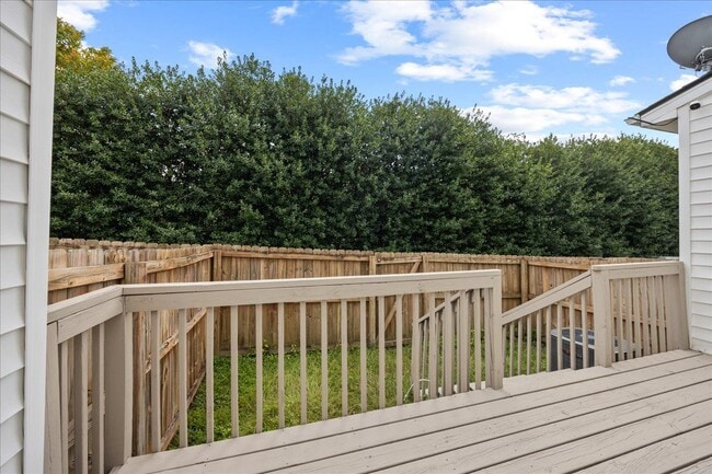 Photo - 1932 Stroll Cir