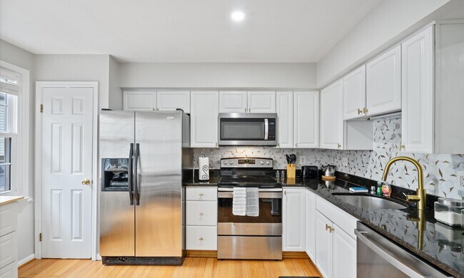 Photo - 5073 9th St S