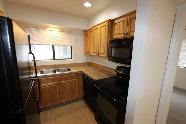 3200 S Litzler Dr