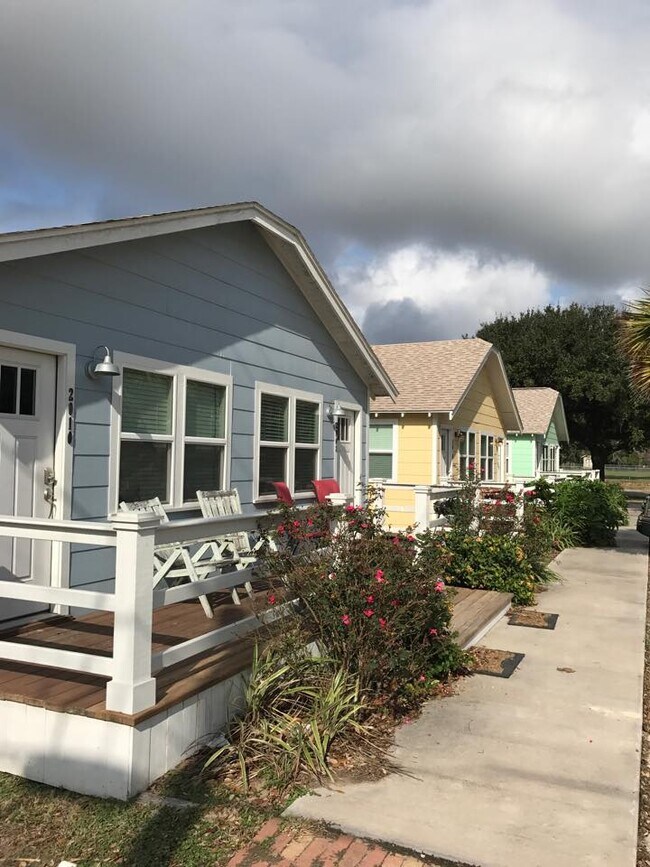 Photo - 2002 Live Oak Ave Unit 2002