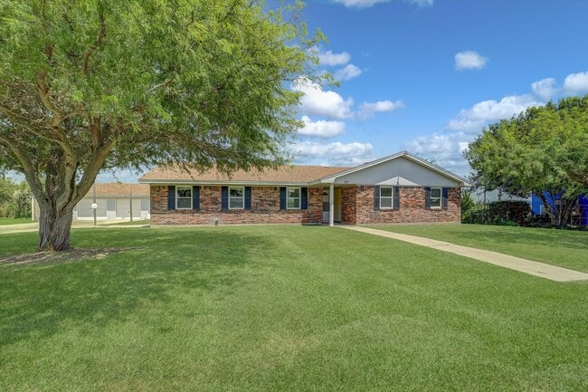 Photo - 827 Pickney Ave