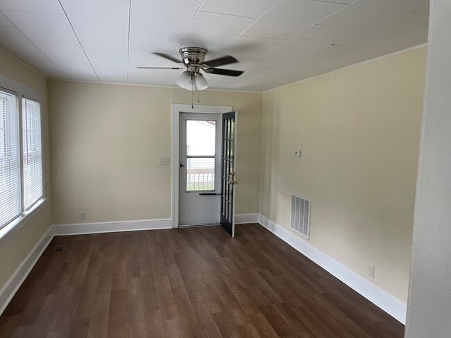 Photo - 504 Pearces Rd