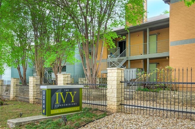 Building Photo - 3204 Menchaca Rd Unit 105