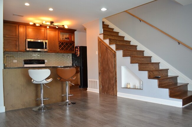 Photo - 1285 Wyndham Ln