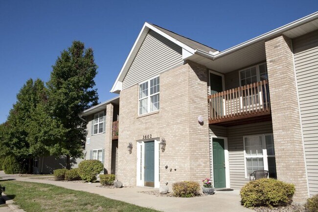 Photo - Hidden Oaks Apartments