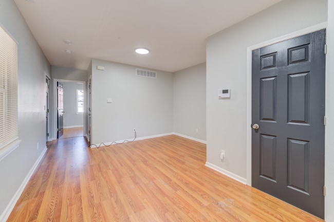 Photo - 7726 Vermont Ave