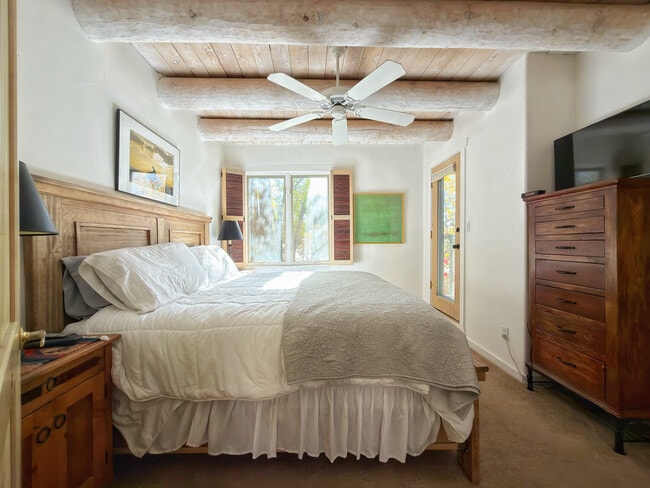 Photo - 624 Galisteo St