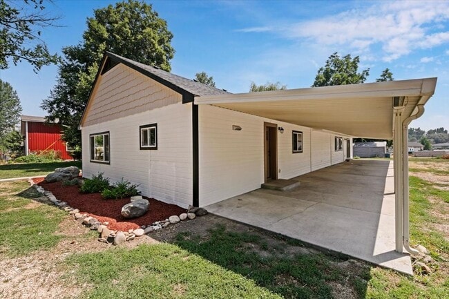 Photo - 297 Bard Ave