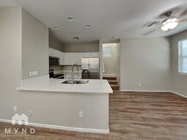 Photo - 451 S Hawes Rd