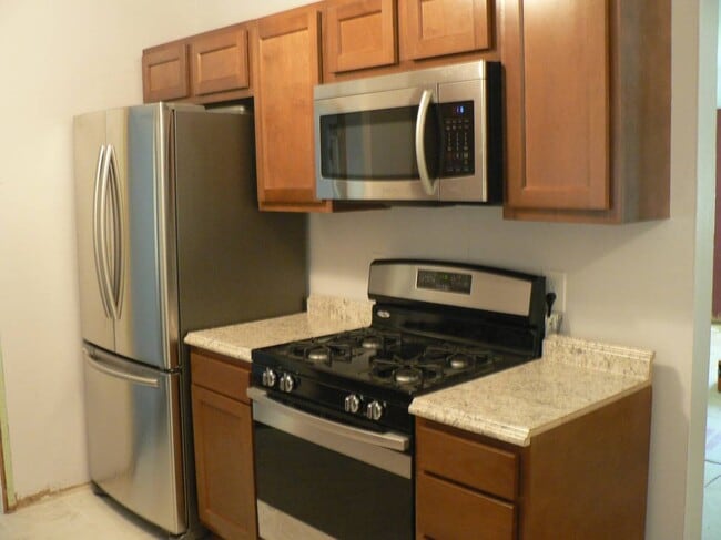 Gas Stove ! - 760 33rd St