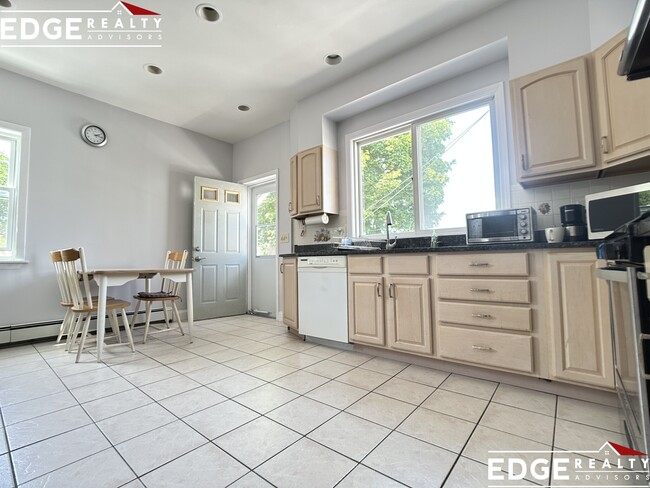 Building Photo - 283 Market St