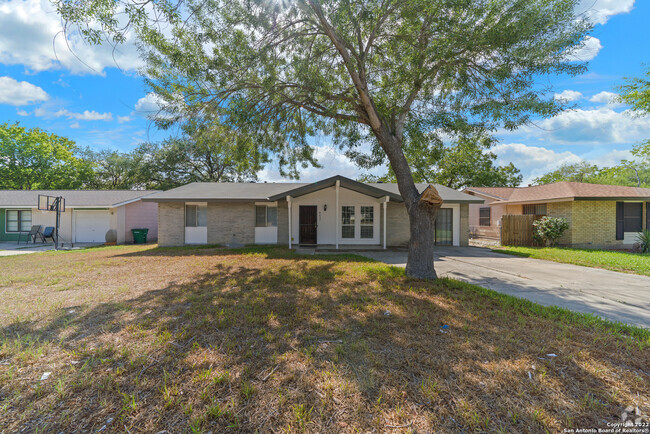 Building Photo - 4851 Castle Arms Dr Rental