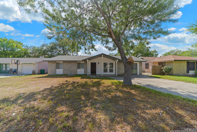 Photo - 4851 Castle Arms Dr Rental