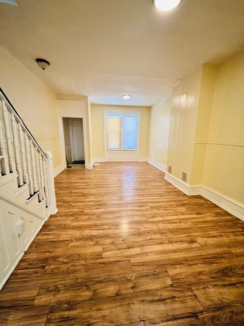 Photo - 3050 N Sydenham St