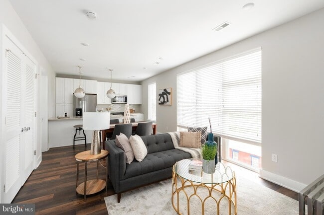 Building Photo - 45 W Haines St Unit 409