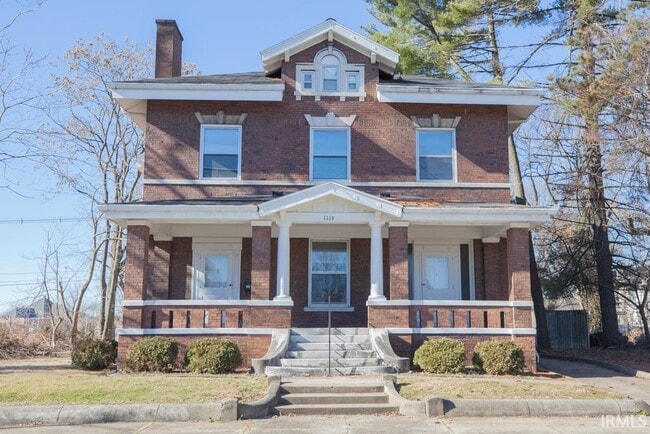 Photo - 1119 SE Riverside Dr Townhome
