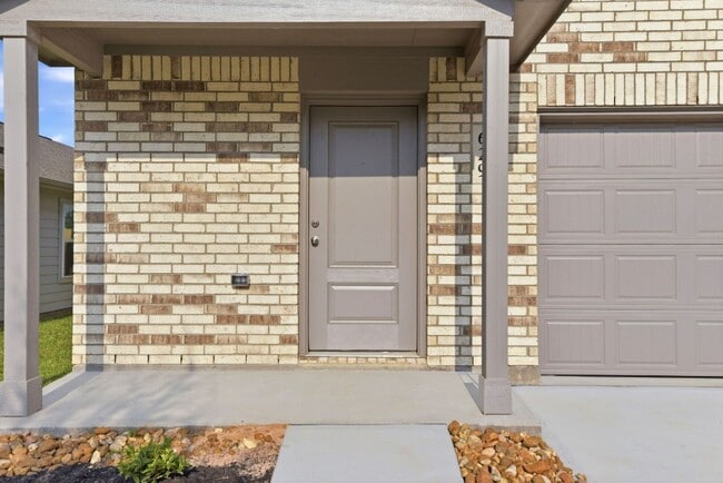 Photo - 629 Craven St