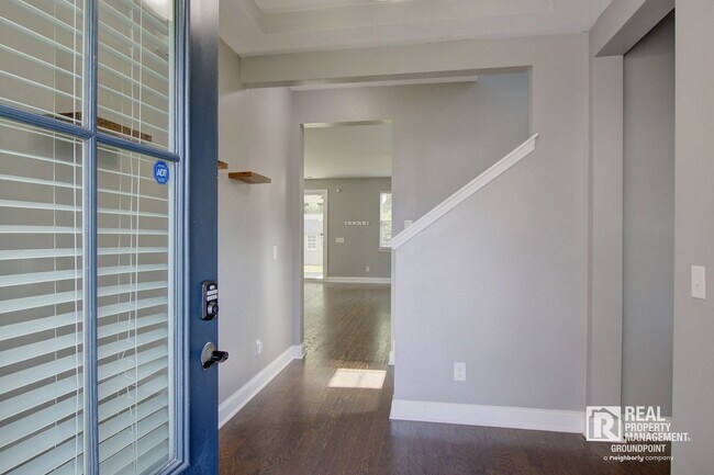 437 Forsters Tern St