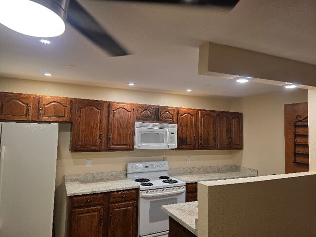 Building Photo - 3010 N Edith Blvd Rental