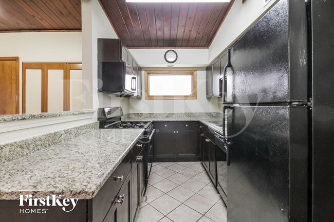 Photo - 1054 Kenmore Ave