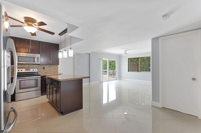 Photo - 1400 NE 54th St Unit 102