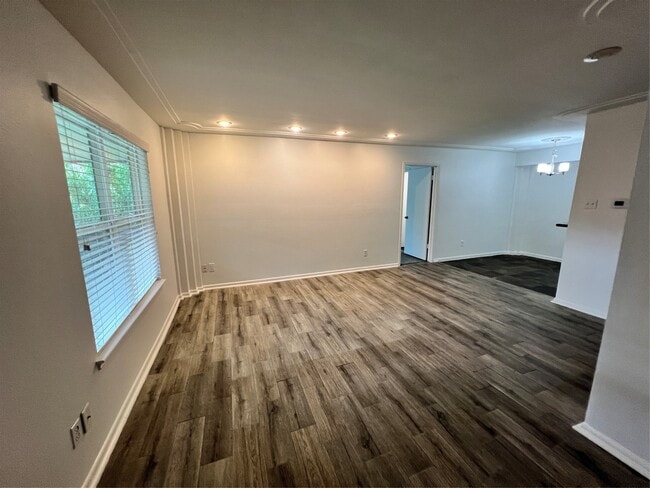 Building Photo - 855 Augusta Dr Unit True