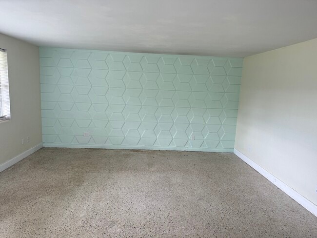 Photo - 108 Lantana Ave