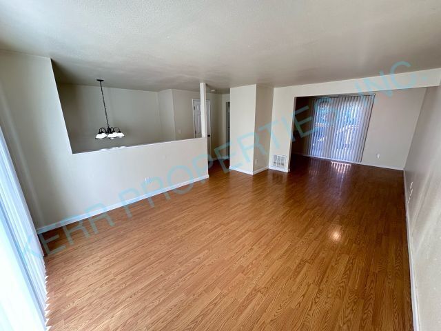 Photo - Charming 2-Bed Gem in Gresham – Spacious Comfort with 1.5 Baths & 1029 Sq. Ft.!