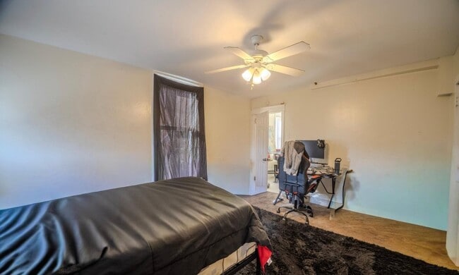 Photo - 323 W 7th St Unit 2