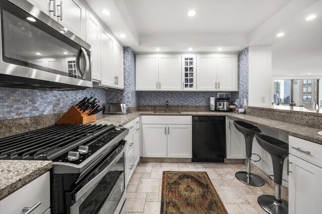 85 E India Row Unit 22F