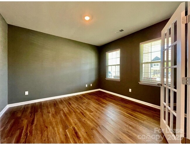 Photo - 141 W Morehouse Ave