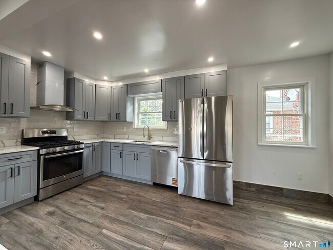 Photo - 32 Hadley St