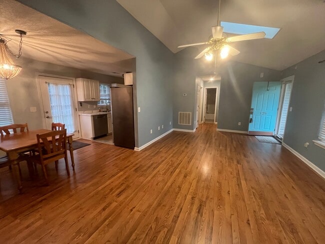 Photo - 126 Blueberry Ln