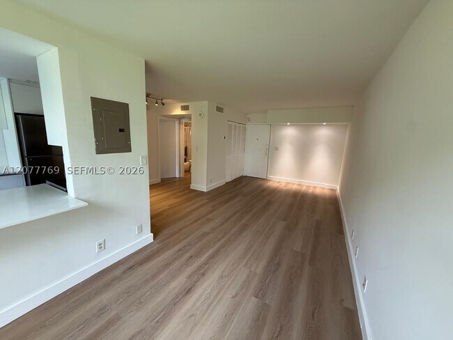 Photo - 17011 N Bay Rd Unit 215
