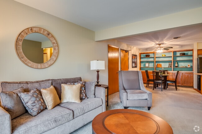 2BR, 2BA - 1,000SF - Living Room