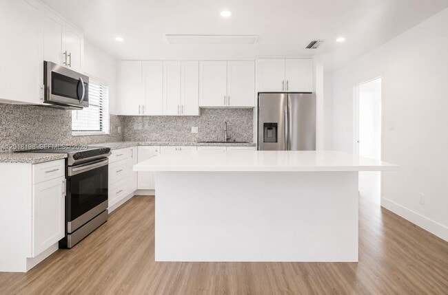 Photo - 1815 NE 154th St