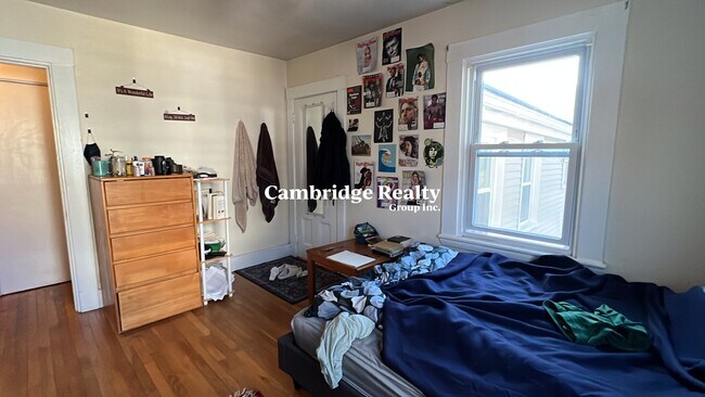 Building Photo - 28A Cherry St Unit 2 Rental