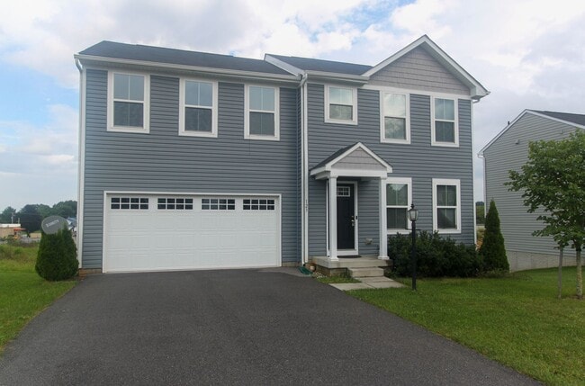 Building Photo - 4 Bed, 2.5 Bath Single Family Home in Mart...