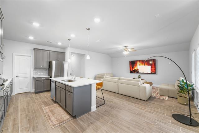 Photo - 1404 Kade Ave