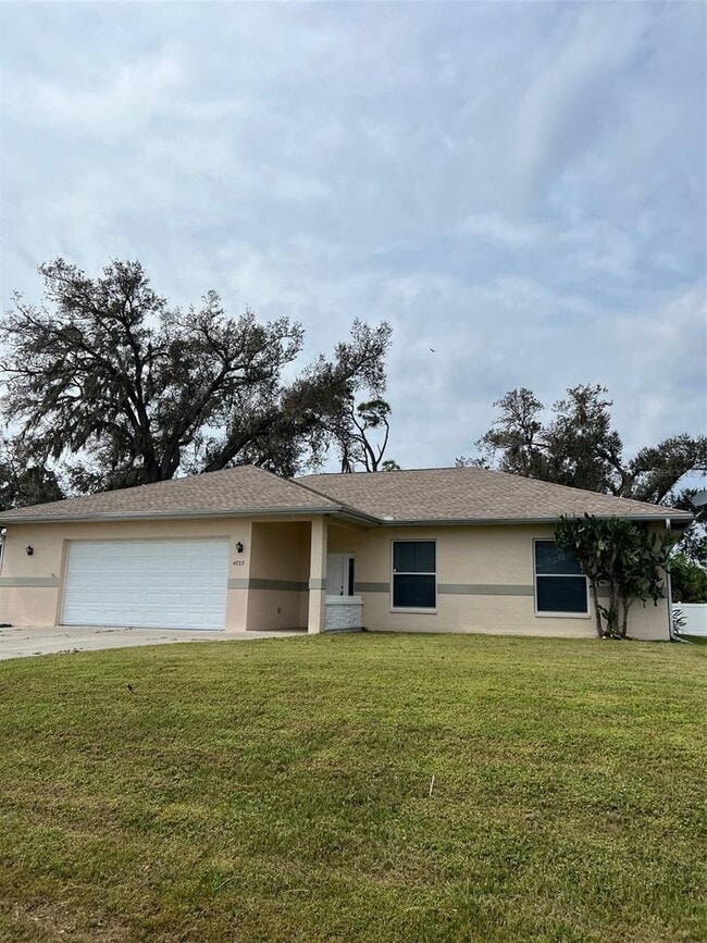 Building Photo - North Port home