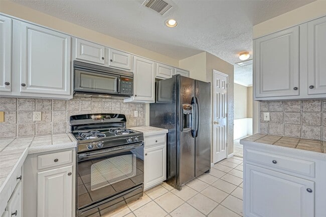 Photo - 13410 Lynnville Dr