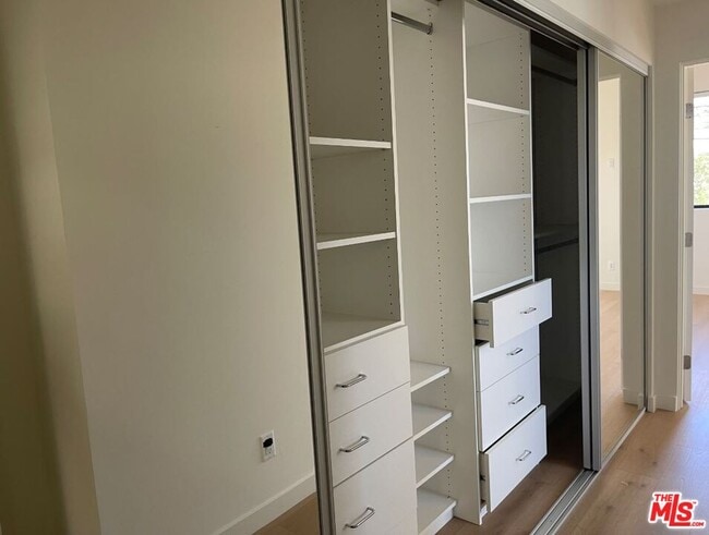 Photo - 1542 N Hoover St Unidad 1542