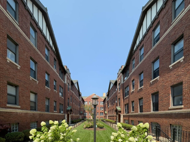 Building Photo - 3308 W Schubert Ave Rental