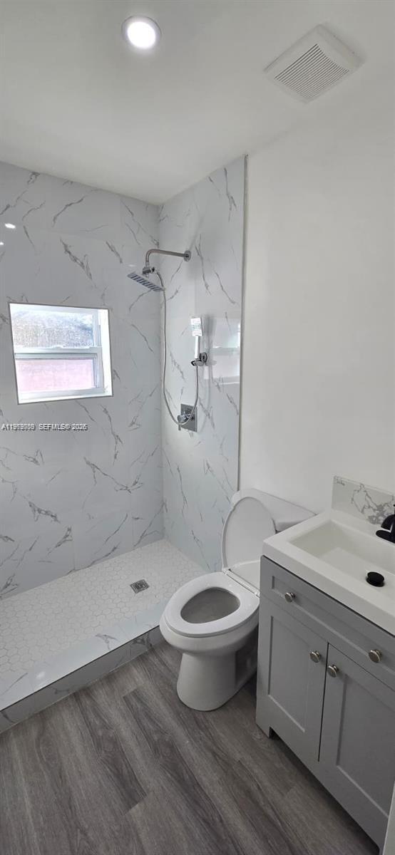 Photo - 1812 Scott St